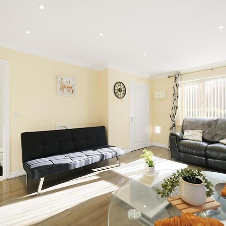 Heathrow, 3Bed 3Bath Sleeps X8, Parking X2 , Garden Vila Amersham Exterior foto